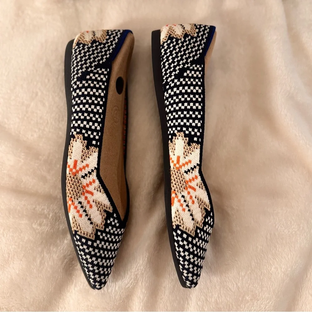 Rothy's The Point Blue and White Patterned Flats, Size 8 - Picture 5 of 10